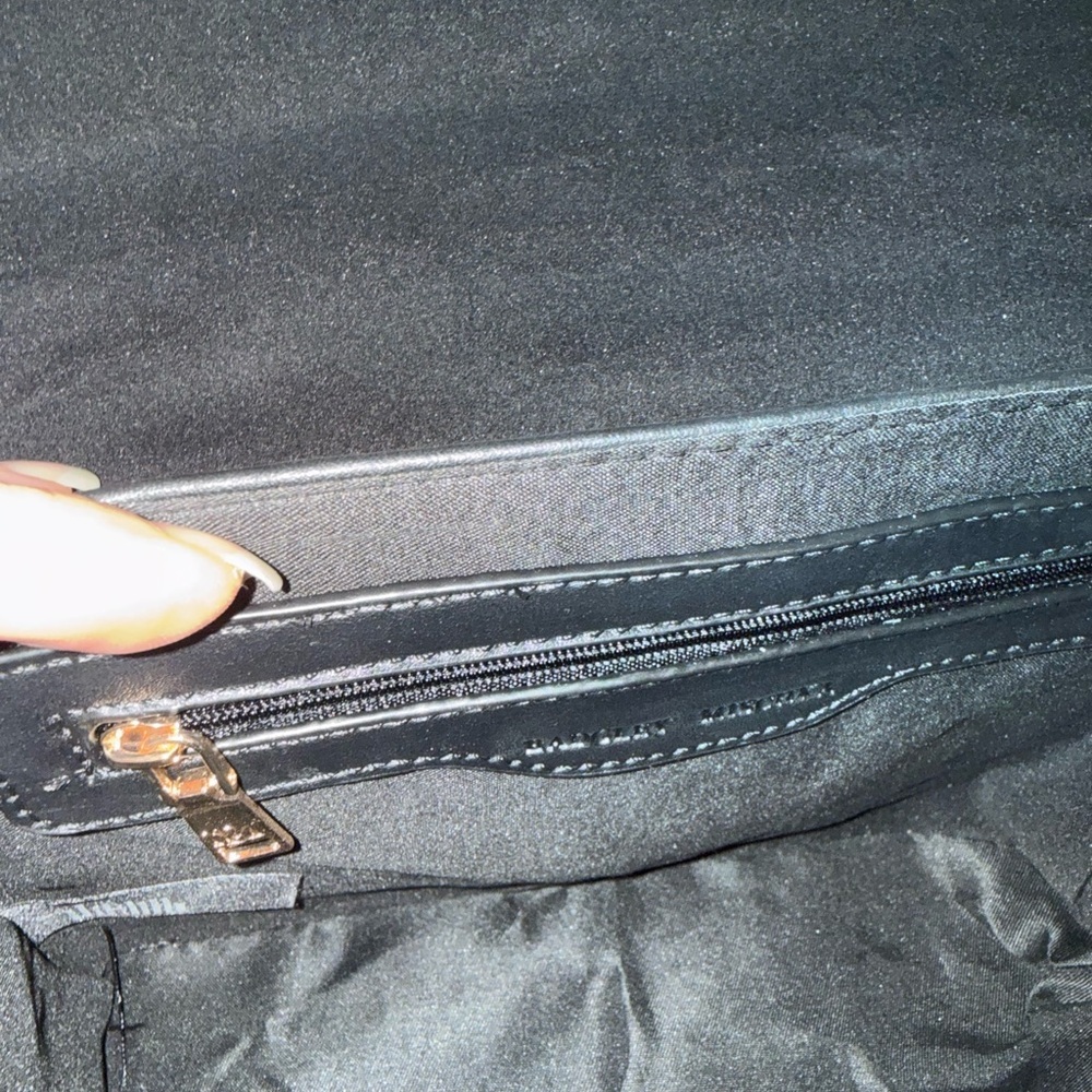 NWT Badgly Mishka plain crossbody or tote.  Strap unsnaps. One pocket inside. - Picture 5 of 8